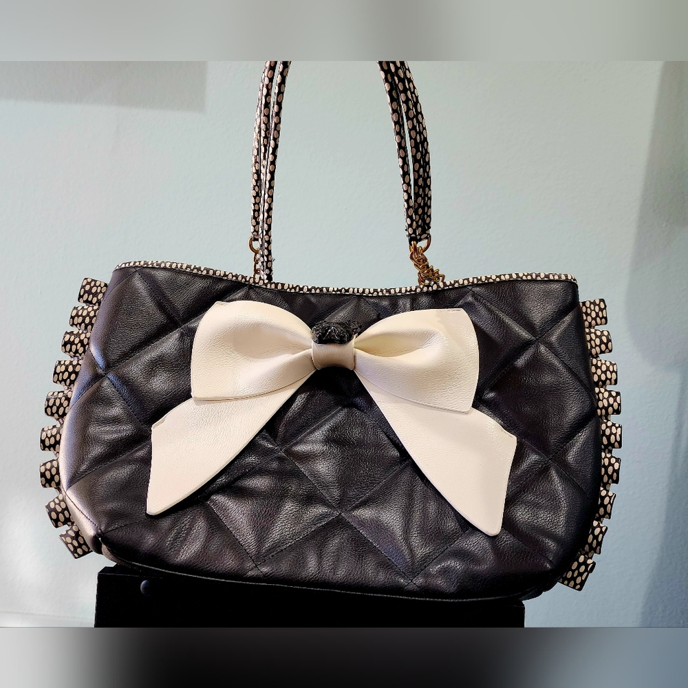 Betsey Johnson | Frenchie Bull Dog Bow Vegan Leather Quilted Tote | Black/White - Picture 4 of 14